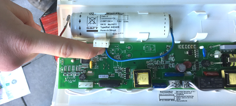 noodverlichting onderhoud accu